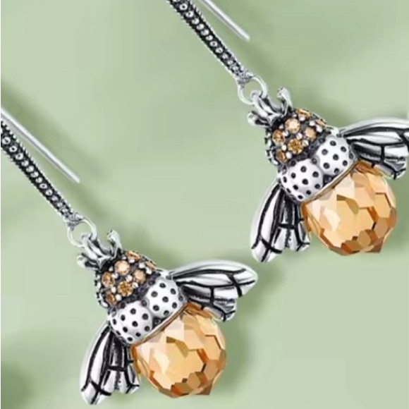 “Amber Abdomen Queen Bee” Faceted Tomenta Bumblebee Honeybee Victorian Earrings - Picture 7 of 16